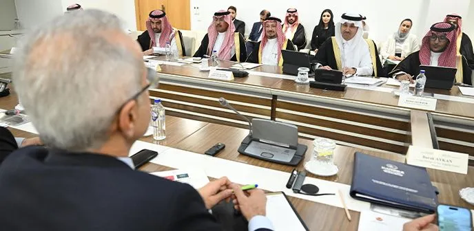 Bakan Uraloğlu ile Suudi Arabistanlı mevkidaşı bir araya geldi!