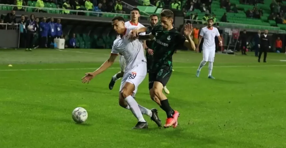 Sakaryaspor Adanaspor maçı hangi kanalda canlı yayınlanacak?