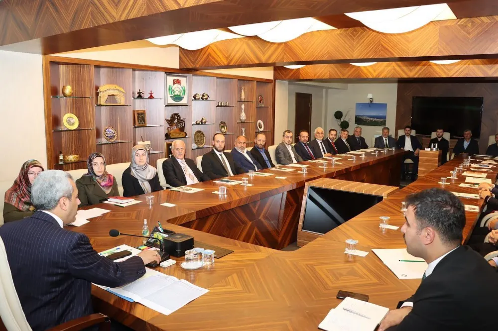 Rize Valisi Baydaş, Gençlik Hizmetlerinde Görev Alan Personelle Bir Araya Geldi