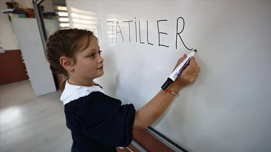 Öğrencilere ve Velilere Müjde: Tatil 9 Güne Uzuyor! 