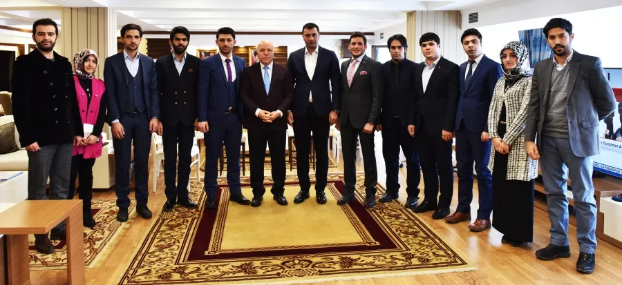 Erzurum AK Parti Gençlik Kolları, Starbucks Şubesini Filistin Protestosuyla Hedef Aldı