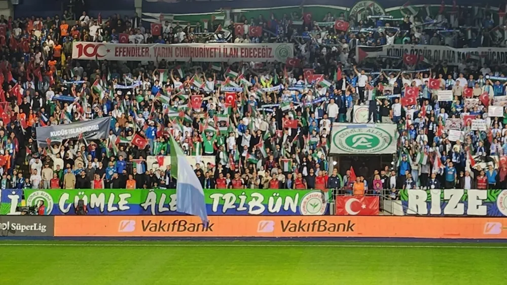 Çaykur Rizespor taraftarından Filistin