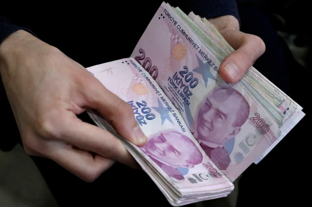  Asgari Ücretlilere Özel Halkbank İhtiyaç Kredisi: 70.000 TL Hızlıca Elde Etmek Mümkün!