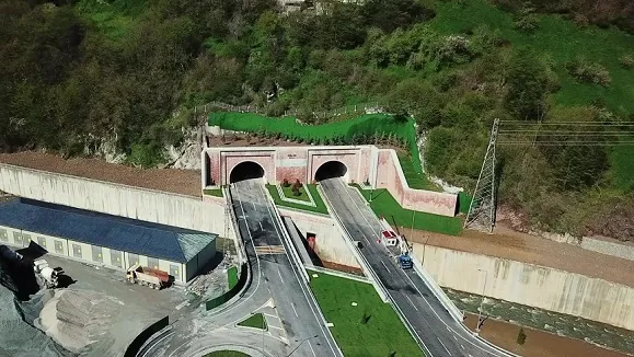  Zigana Tüneli Ve Eğiste Hadimi Viyadüğü Birinci Seçildi 