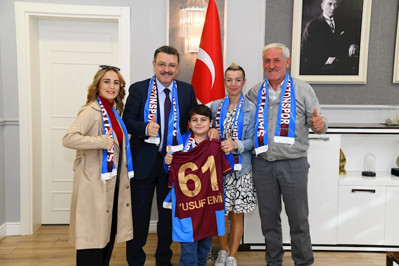Ortahisar Belediye Başkanı Genç Trabzonspor taraftarı Yusuf Emir