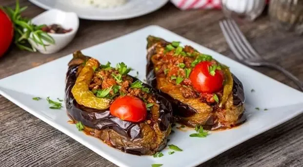  Patlıcan Severlerin Bayıldığı Karnıyarık Nasıl Yapılır?