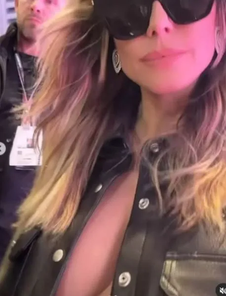 Heidi Klum F1 iİzlemeye Neredeyse Üstsüz Gitti!