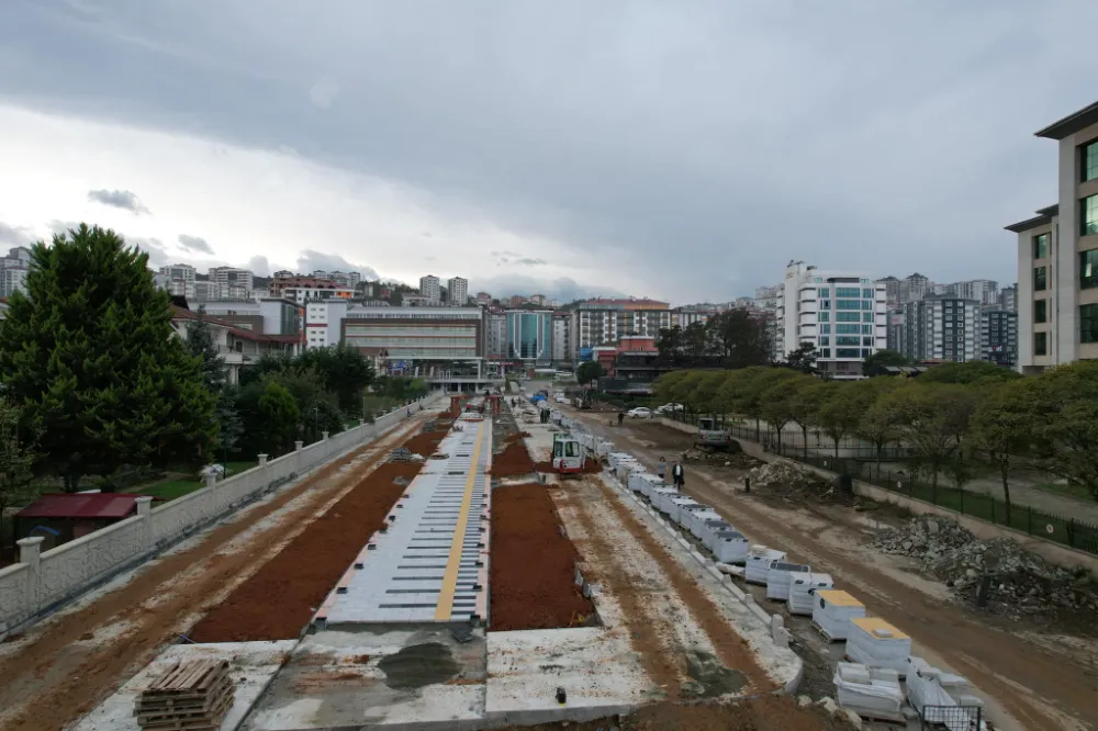 Kaşüstü Mahallesi, Denizle Buluşacak: Cumhuriyet Parkı Hızla Yükseliyor!