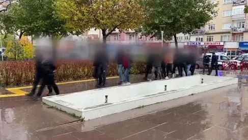 Aranan 17 kişi yakalandı