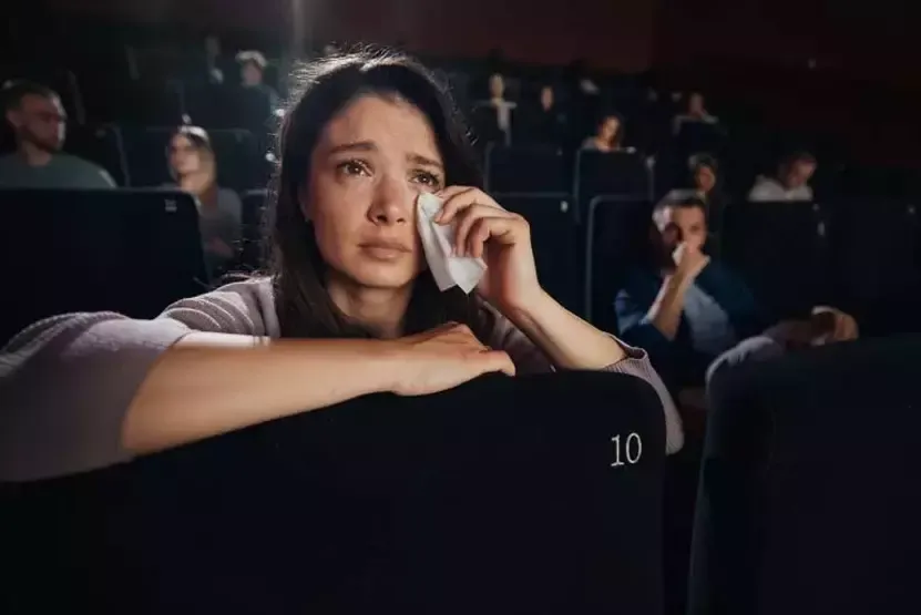 Film İzlerken Neden Ağlanır?