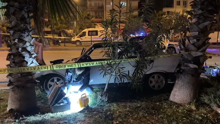 Otomobilin çarptığı motosikletteki genç öldü