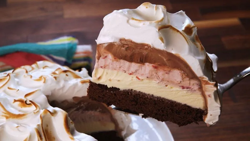 BAKED ALASKA TARİFİ Baked Alaska nasıl yapılır? Malzemeleri, yapılışı, püf noktaları...