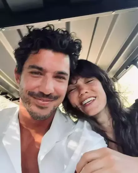 Pınar Deniz’den romantik doğum günü kutlaması