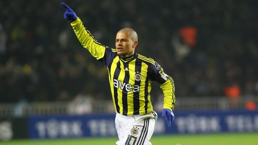 Fenerbahçe efsanesi Alex De Souza’dan Atatürk paylaşımı