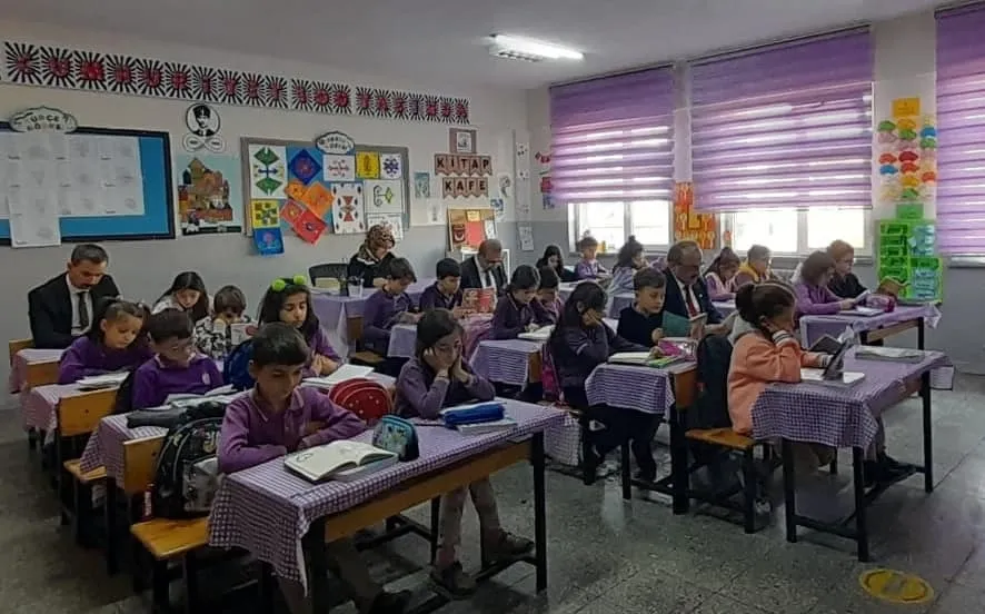 HOPA’DA “OKUYAN ARTVİN PROJESİ” KAPSAMINDA SINIF ZİYARETİ