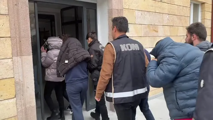 Sahte belge operasyonunda 11 şüpheli adliyede