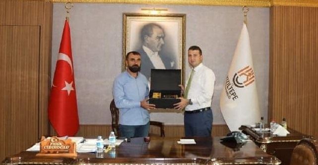 Çınar Kızıltepe kaymakamını Ziyaret Etti