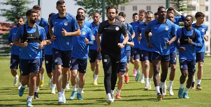 Atmaca Sahaya iniyor