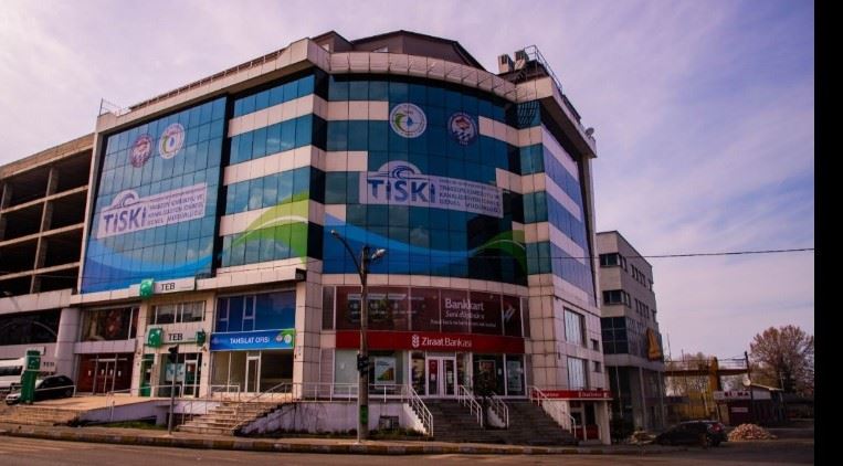 TİSKİ Maçka ilçesinde sürekli arıza veren içme suyu şebeke hattının yenilendiğini duyurdu