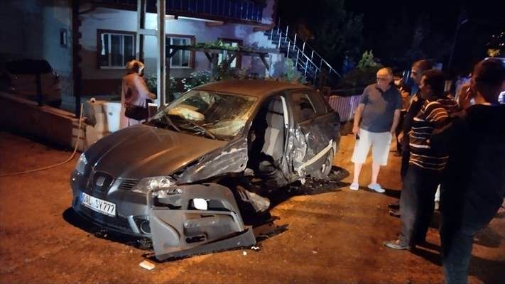 Sinop’ta otomobille hafif ticari aracın çarpıştığı kazada 4 kişi yaralandı
