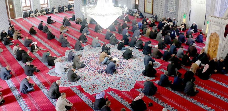 Bir camiye geçici olarak atanan Suriyeli müezzin rahatsızlık yarattı