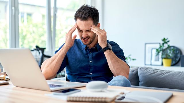 Kulak iltihabı baş ağrısı yapar mı?