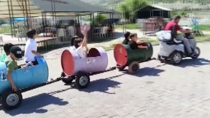 Misafir edilen depremzedeler Tortum Şelalesi