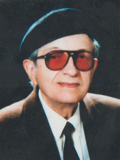 Faruk Oray Kimdir?
