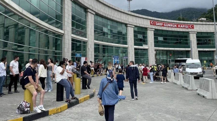 Kayıt harcı 20 bin lira oldu, Sarp Sınır Kapısı