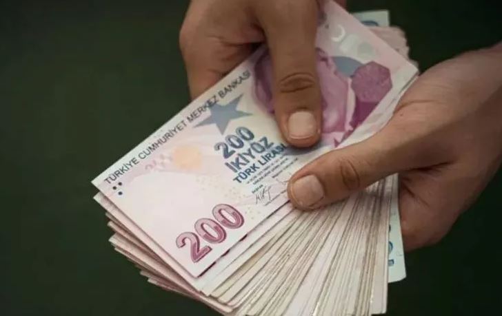 Ekonomi yönetimi emekliye zammı veto etti!