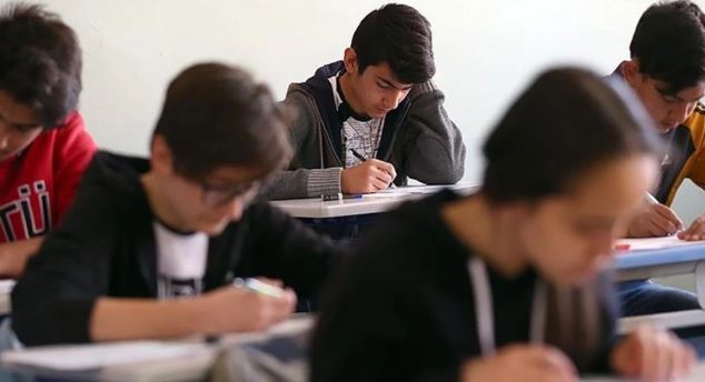 Liselerde Sınıf Tekrarı Geri Mi Geliyor?