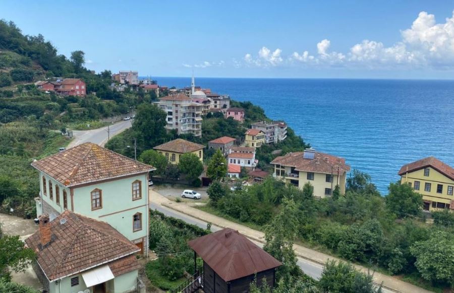 Trabzon Saadet Partisi Araklı İlçe Başkanı Ümit Çebi, flaş iddialarda bulundu
