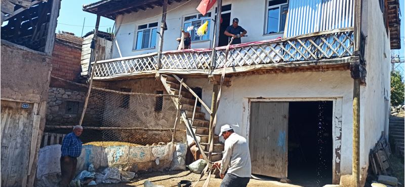 Tokat’ta evde çıkan yangın hasara neden oldu
