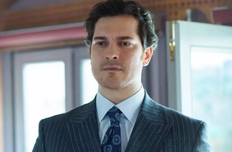 Çağatay Ulusoy Yeni Diziyle Geliyor!
