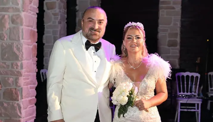 Volkan Konak 30 yıl sonra düğün yaptı