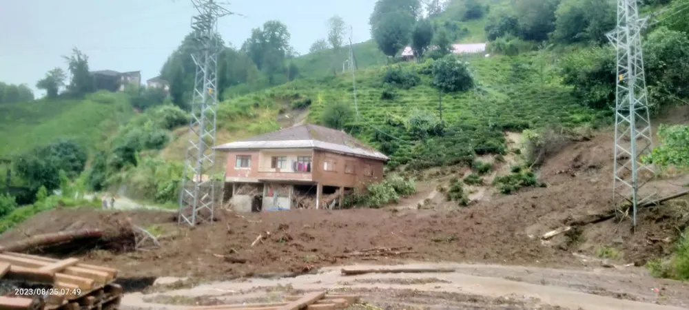 Şiddetli Yağış, Sel ve Heyelan Çayeli İlçesinde Tahribata Yol Açtı