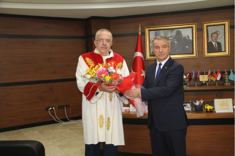 Amasya Üniversitesine atanan Rektör Turabi görevine başladı