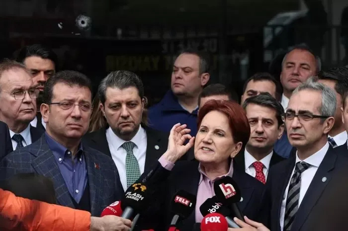  Meral Akşener