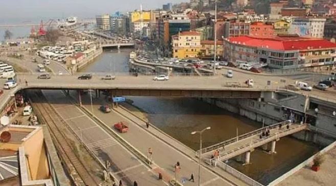 “Fevkani Köprüsü Gelişmişlik ve Varoşluk Bakımından Şehri ikiye Bölüyor”  