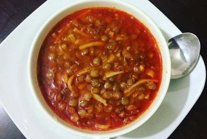Erişteli Yeşil Mercimek Yemeği Nasıl Yapılır?
