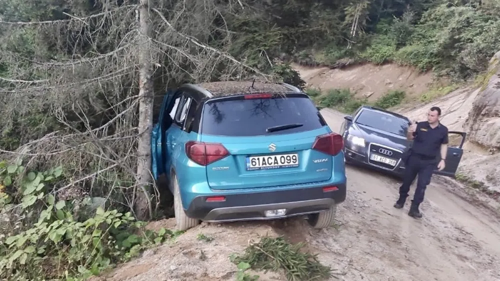 Trafik kazasında aynı aileden 6 kişi yaralandı