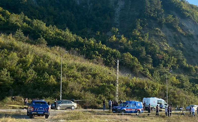 Sinop’ta yol kenarında erkek cesedi bulundu