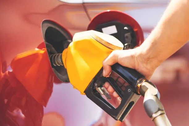 Benzinin litre fiyatına yine zam geldi! Benzin ve motorin 2023 güncel fiyatları...
