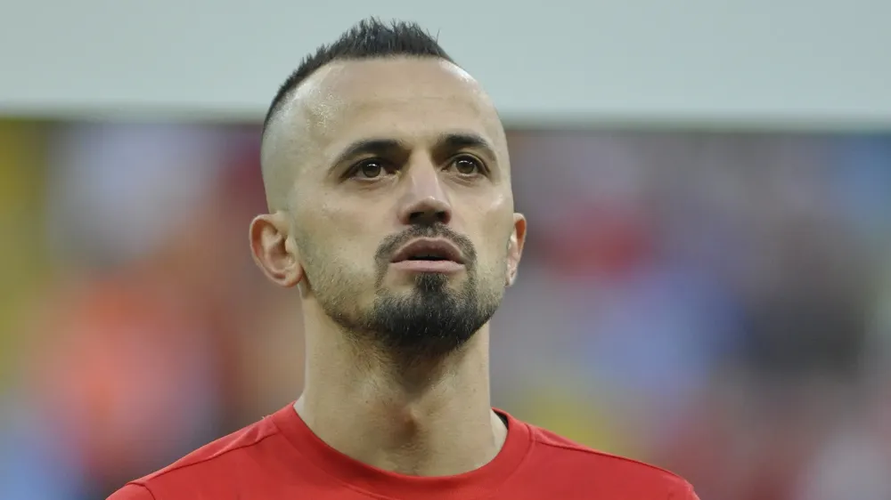 İlhan Parlak futbolu bıraktı mı? 