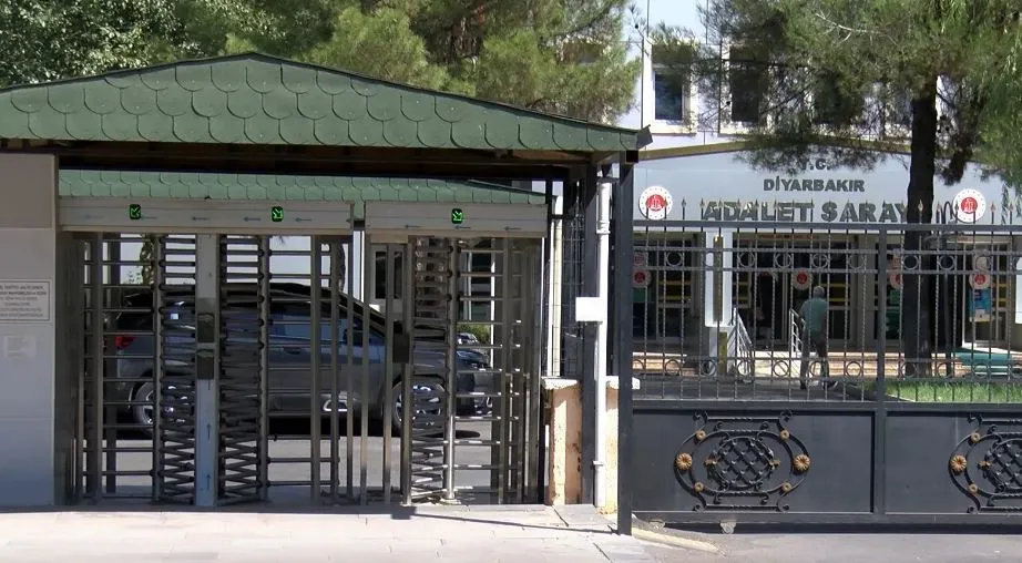 Ablasını öldüren eniştesini vurmak için pusuda beklerken yakalandı!