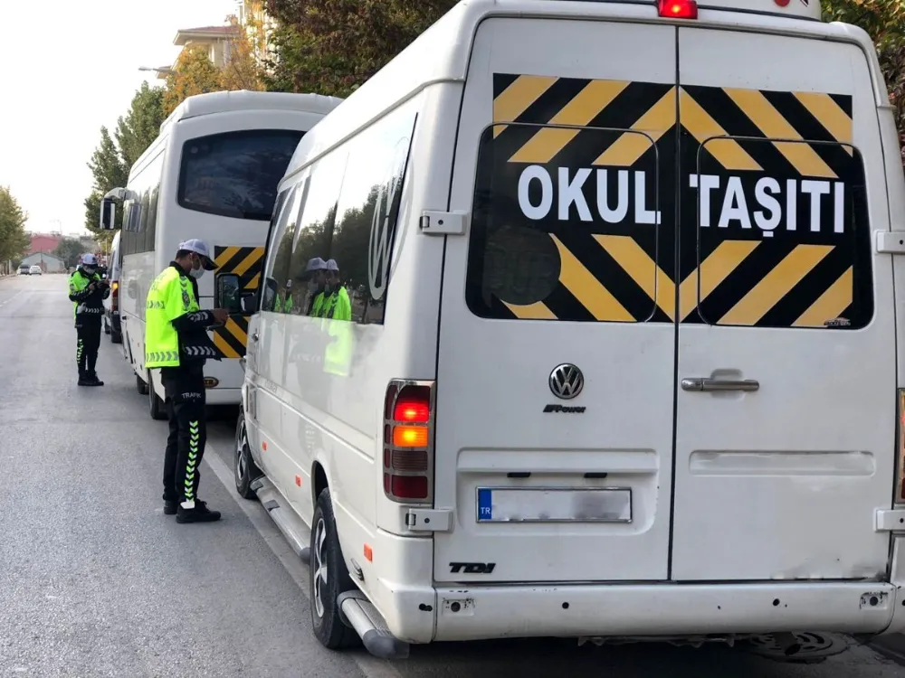 Bayburt Aydıntepe İlçesinde Okul Servis Araçları Denetlendi, Öğrencilere Trafik Kuralları Hatırlatıldı