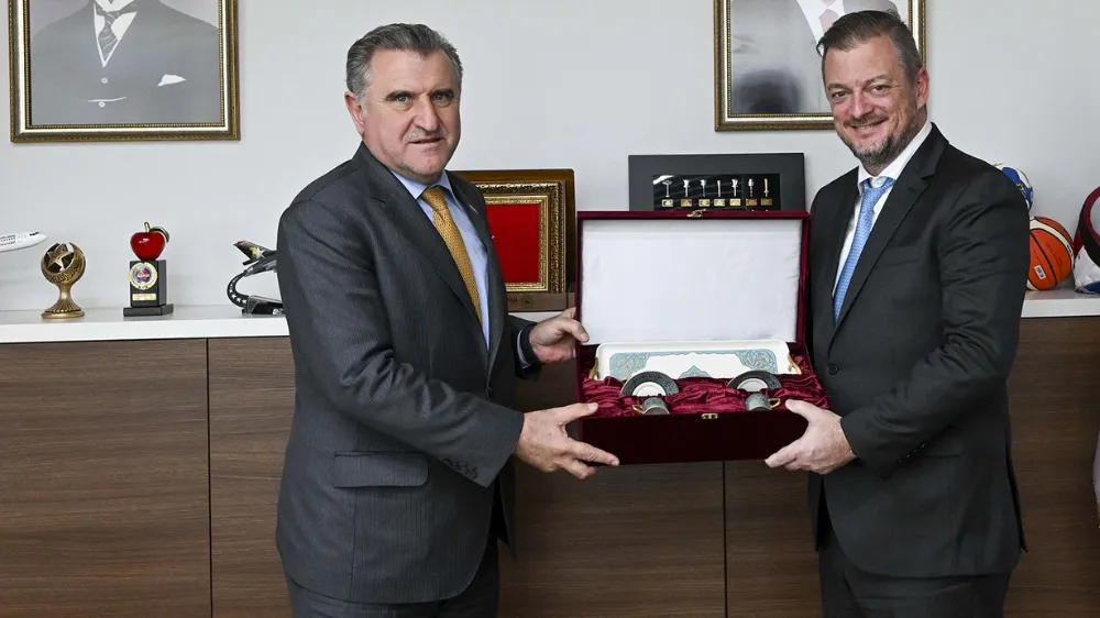 Bak, IPC Başkanı Andrew Parsons ile buluştu