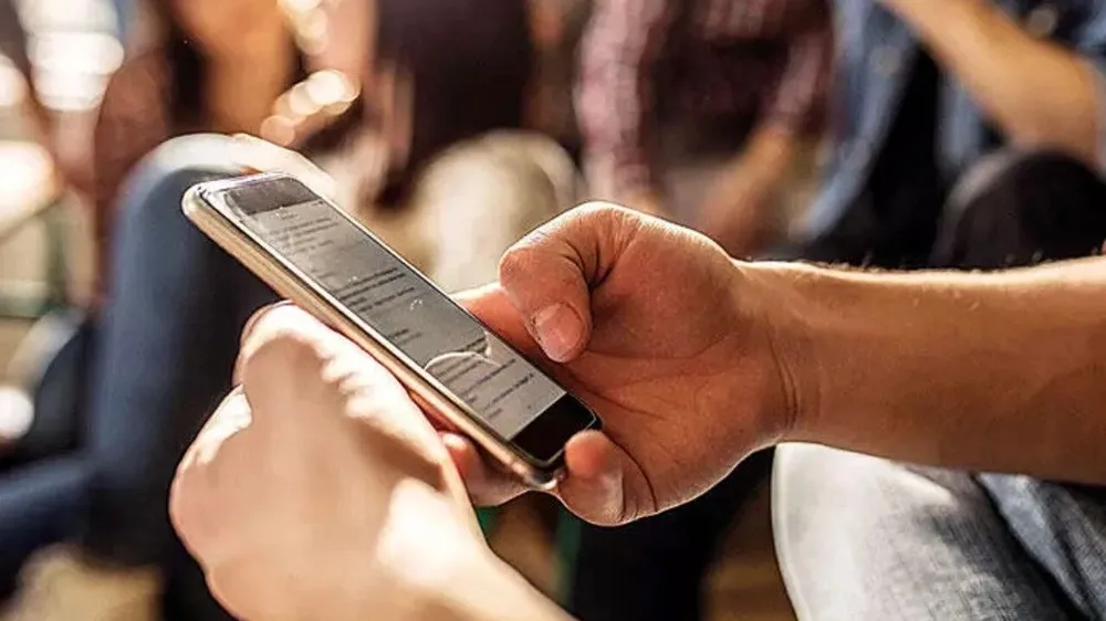 Üniversitelilere vergisiz telefon satışı başlıyor! 