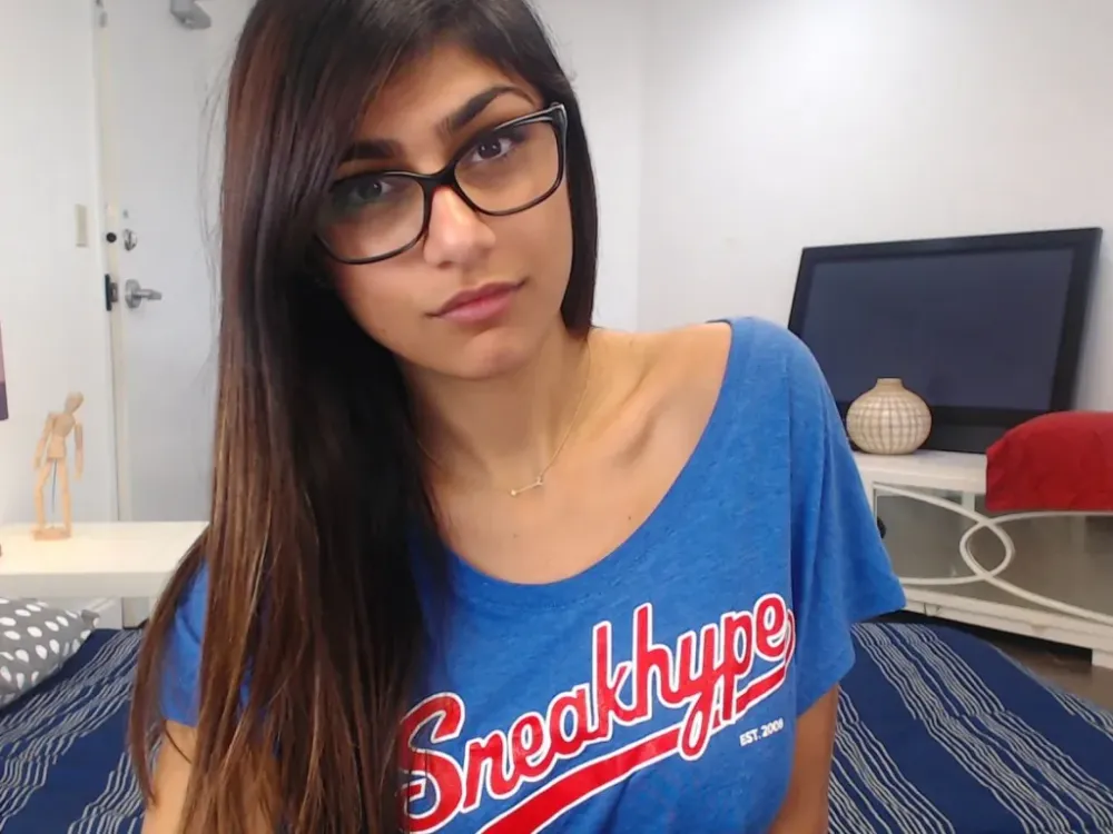 Mia Khalifa Biyografisi: Erkek Arkadaşı, Yaşı, Boyu, Net Değeri, Videoları, TikTok, Kocası, Resimler