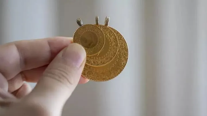 Rüyada Cumhuriyet Altını Görmek Ne Anlama Gelir? 